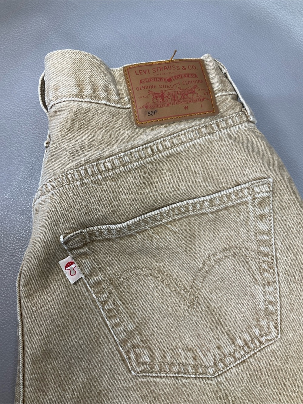 Levi's Men’s Beige Slim Jeans with Leather Patch